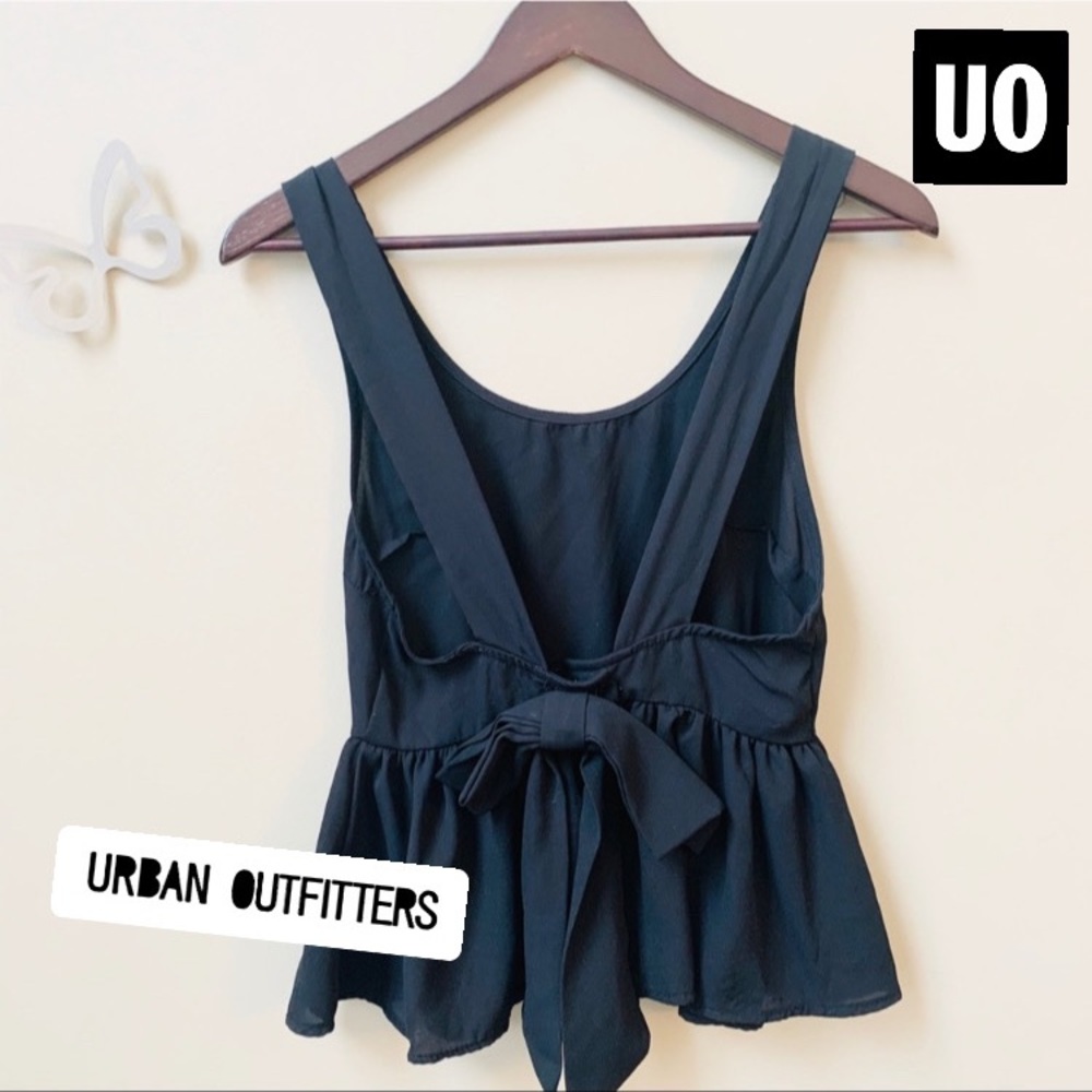 💘 UO PINS AND NEEDLES BOW BACK PEPLUM TANK